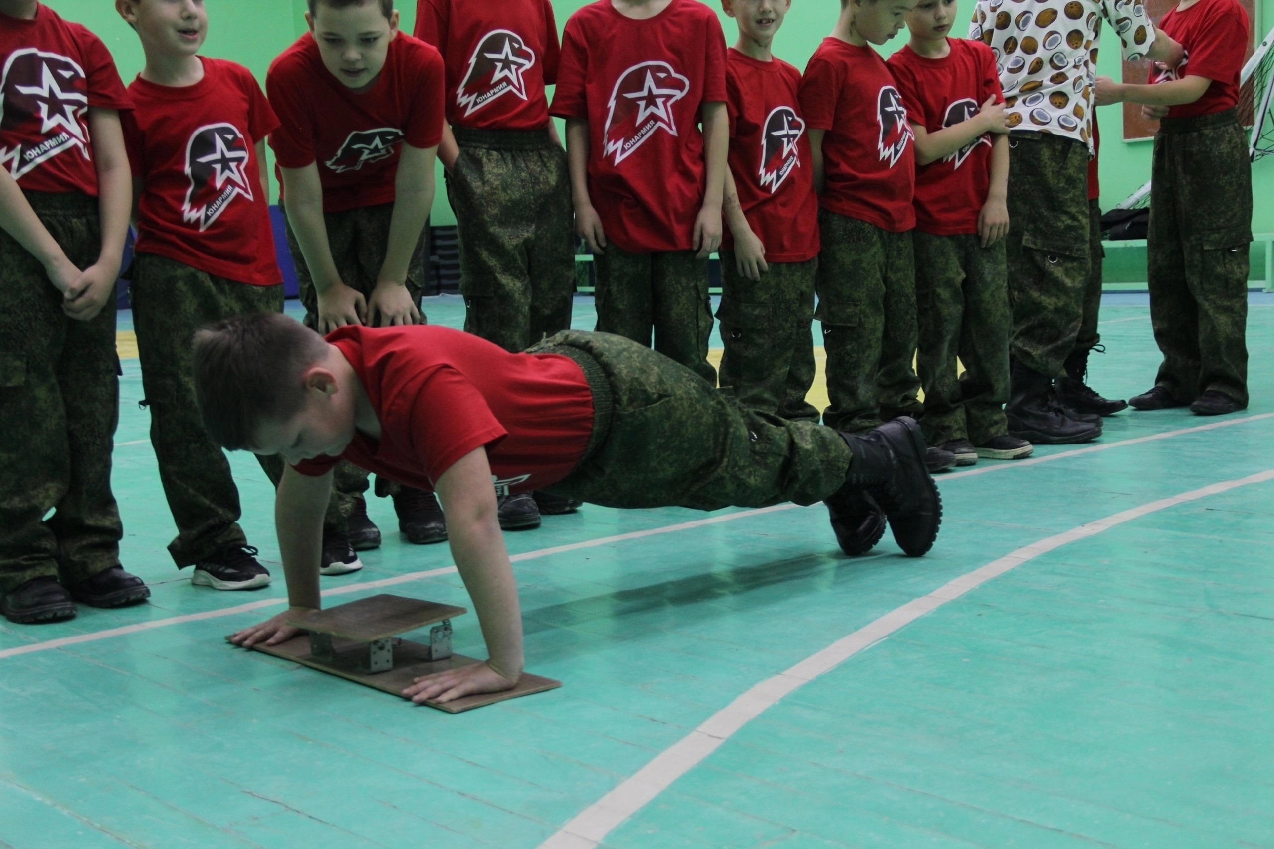 Спортивный праздник юнармейцев ко Дню народного единства.