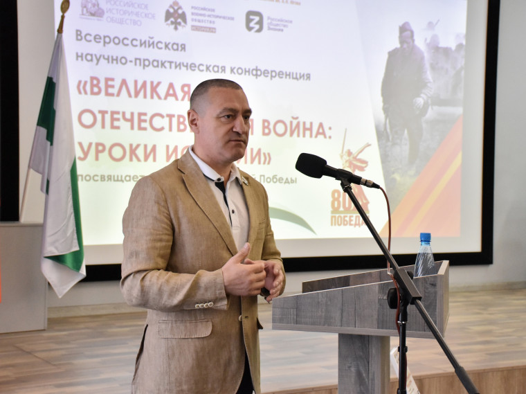Учитель истории поделилась опытом воспитания на материалах Великой Отечественной войны.